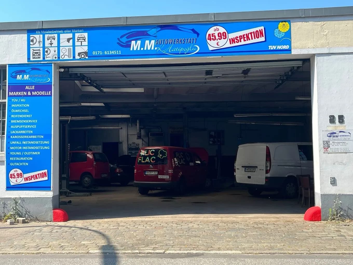 Innenansicht der M.M. Autowerkstatt in Hamburg